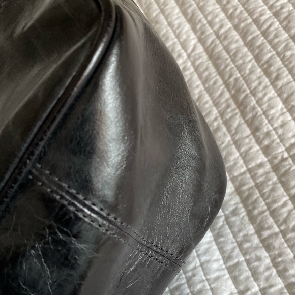 Beautiful Coach (not Coach outlet) bag in perfect condition - Picture 3 of 5